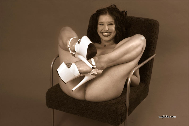explicite-art/143-tiffany_hopkins-artistic_shot_in_studio/7.jpg