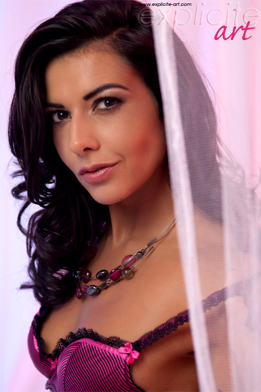 explicite-art/2272-lou_charmelle-glamour_photoshoot/3.jpg