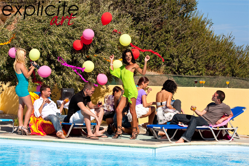 explicite-art/2291-sex_orgy_around_the_pool/3.jpg