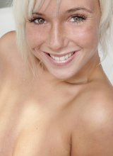 megan-morning-bath/x-art_megan_morning_bath_fhg-17-sml.jpg